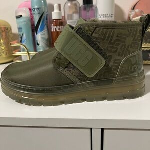 Ugg boots neumel graphic monogram